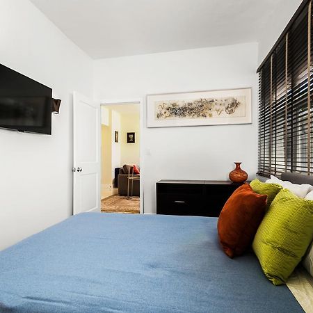 Two Bedroom Two Bath Apartment 2 Block To Beach Маямі-Біч Екстер'єр фото